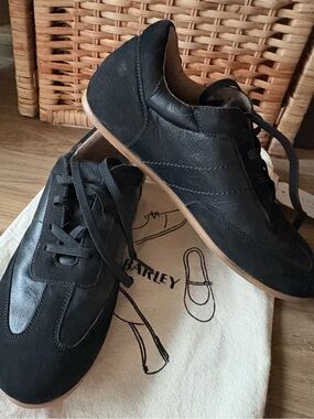 Poppy Barley Women's Black Leather Lace-Up Sneakers